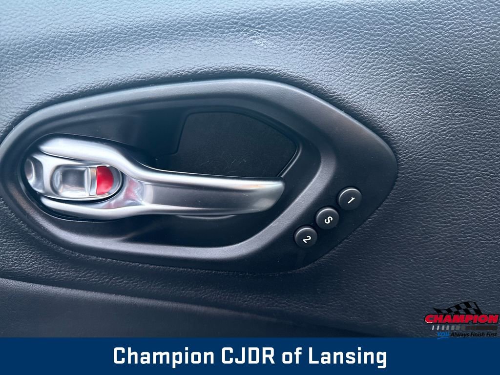 Used 2021 Jeep Cherokee Limited w/ Elite Package image 38