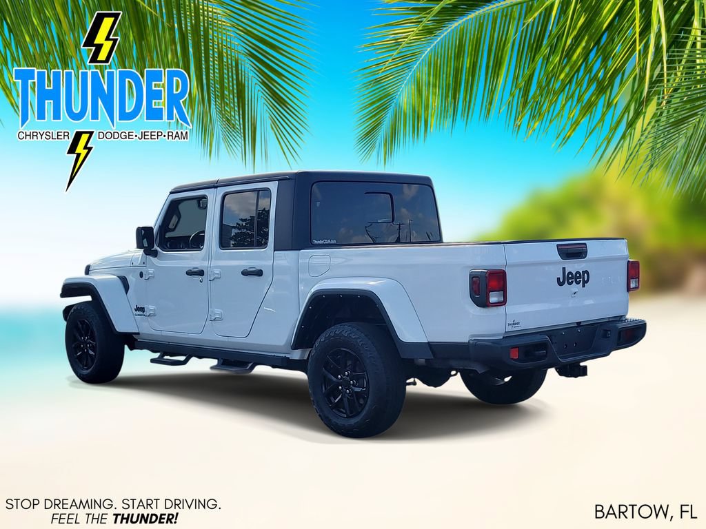 Used 2022 Jeep Gladiator Sport AWD/4WD image 3