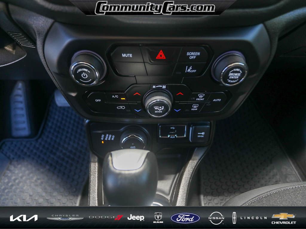 Used 2023 Jeep Renegade Latitude image 19