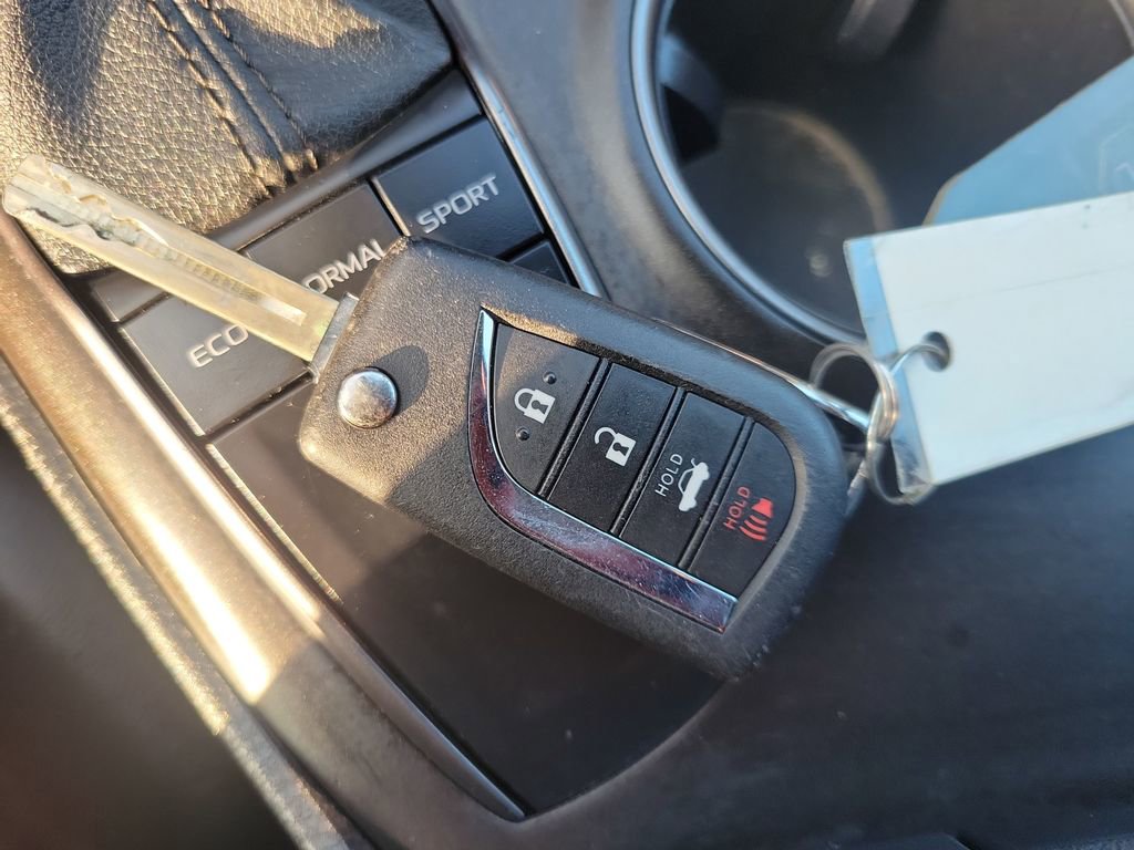 Certified 2022 Toyota Camry SE image 35