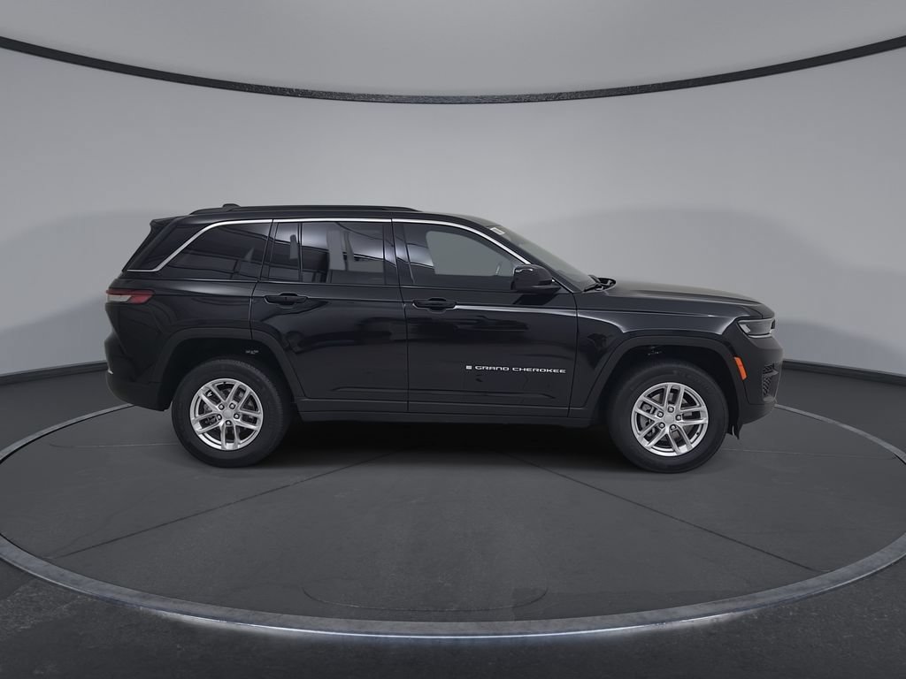 New 2026 Jeep Grand Cherokee Laredo AWD/4WD image 17