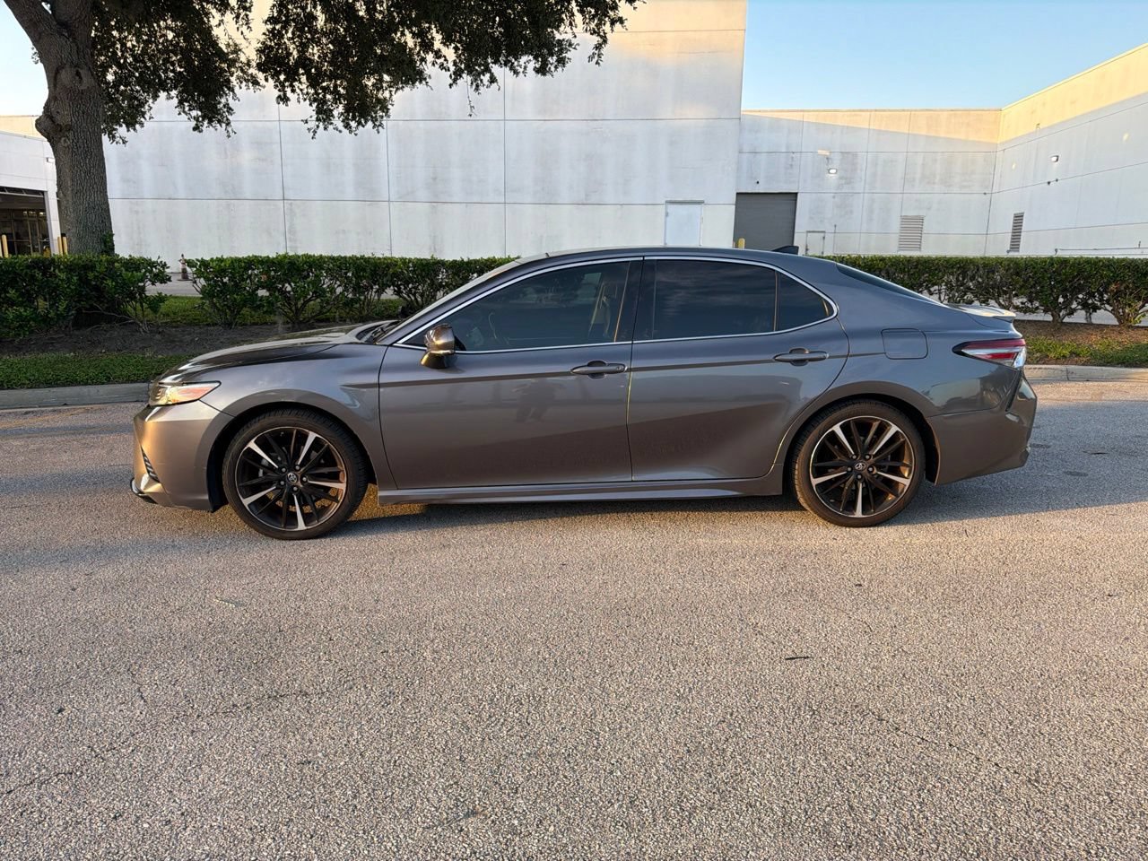 Used 2018 Toyota Camry XSE w/ Audio Package FWD image 2
