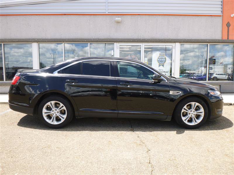Used 2016 Ford Taurus SEL w/ Equipment Group 201A FWD image 4