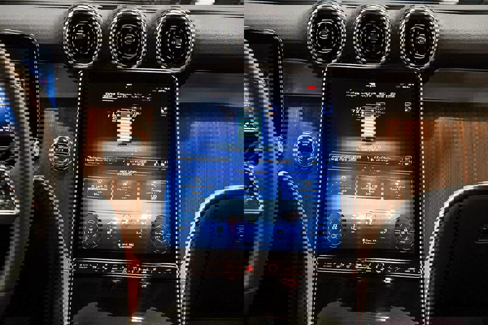 Used 2025 Mercedes-Benz GLC 350e image 13