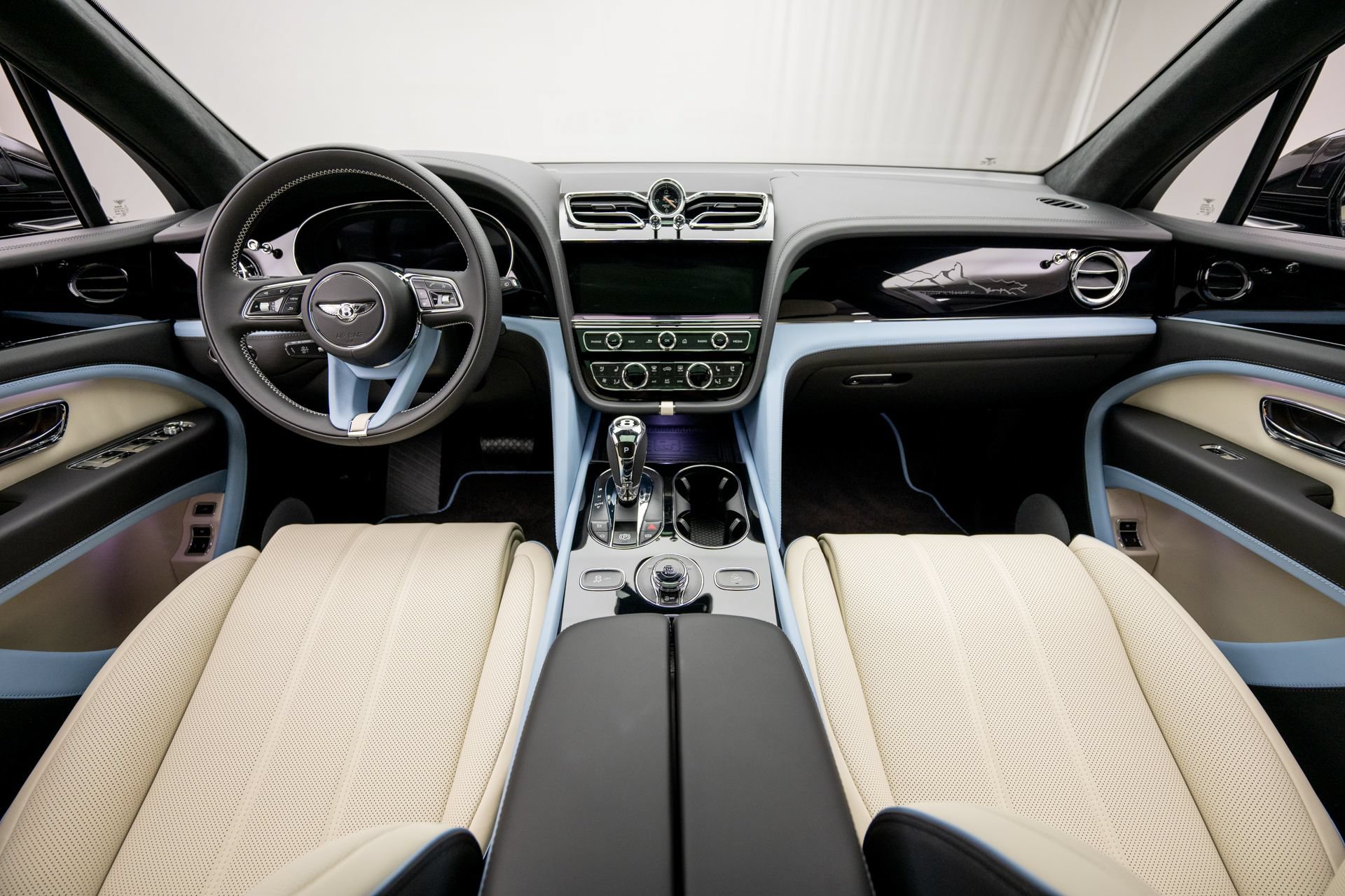 New 2027 Bentley Bentayga AWD/4WD image 10