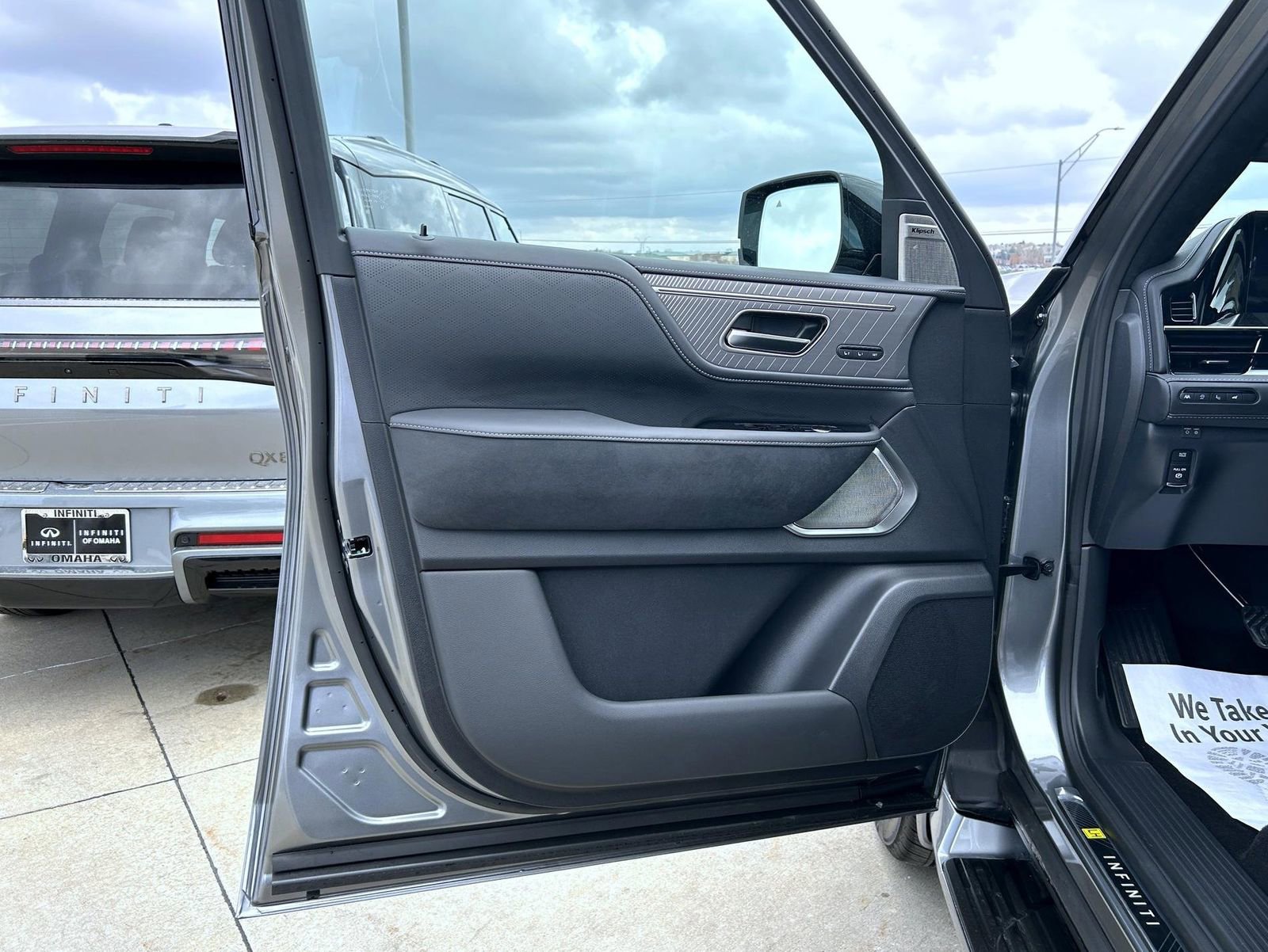 New 2026 INFINITI QX80 Autograph image 9