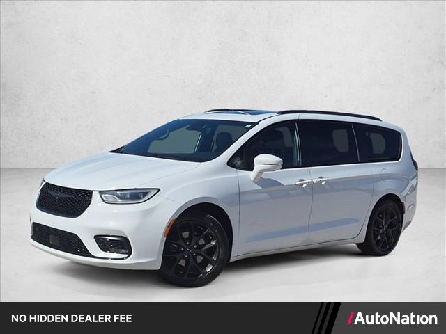 Used 2021 Chrysler Pacifica Touring-L w/ Uconnect Theater Family Group