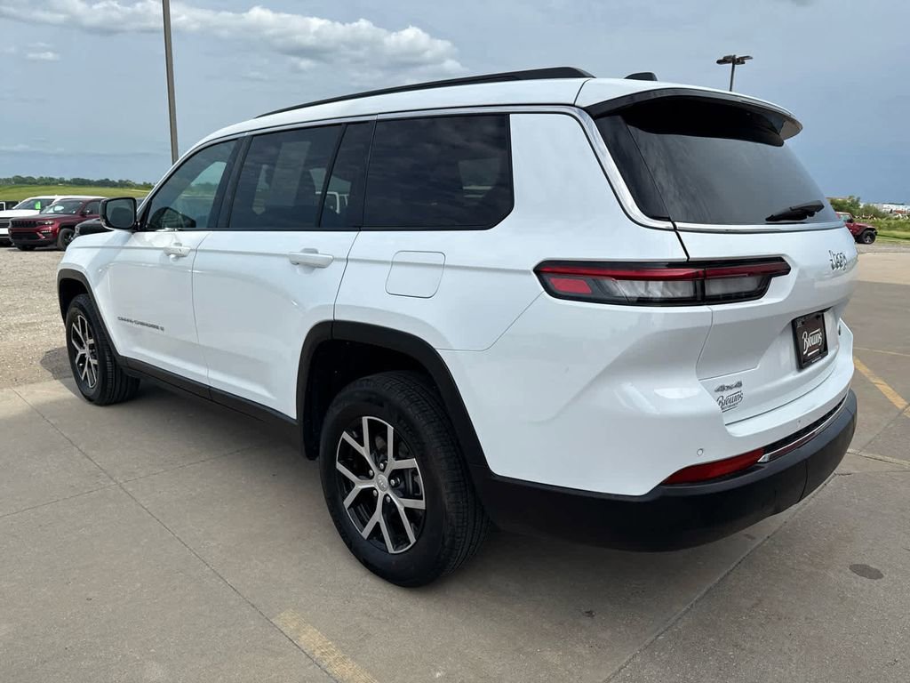 Used 2024 Jeep Grand Cherokee L Limited image 7