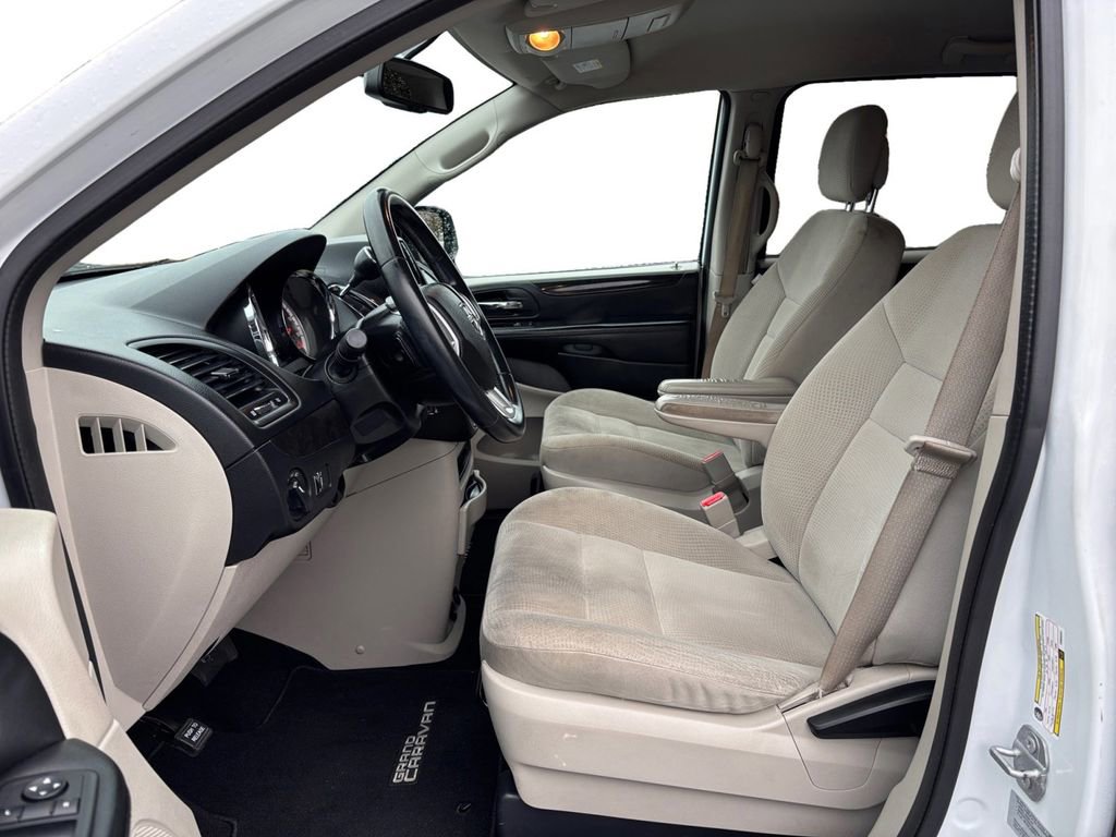 Used 2017 Dodge Grand Caravan SE w/ Power Window Group image 14