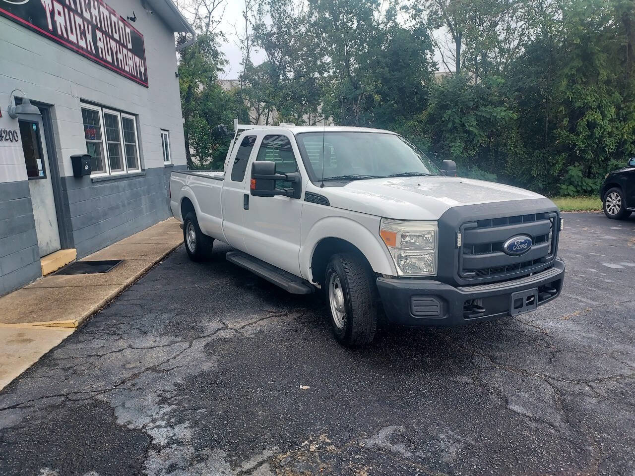 Used 2015 Ford F250 XL w/ Power Equipment Group image 2