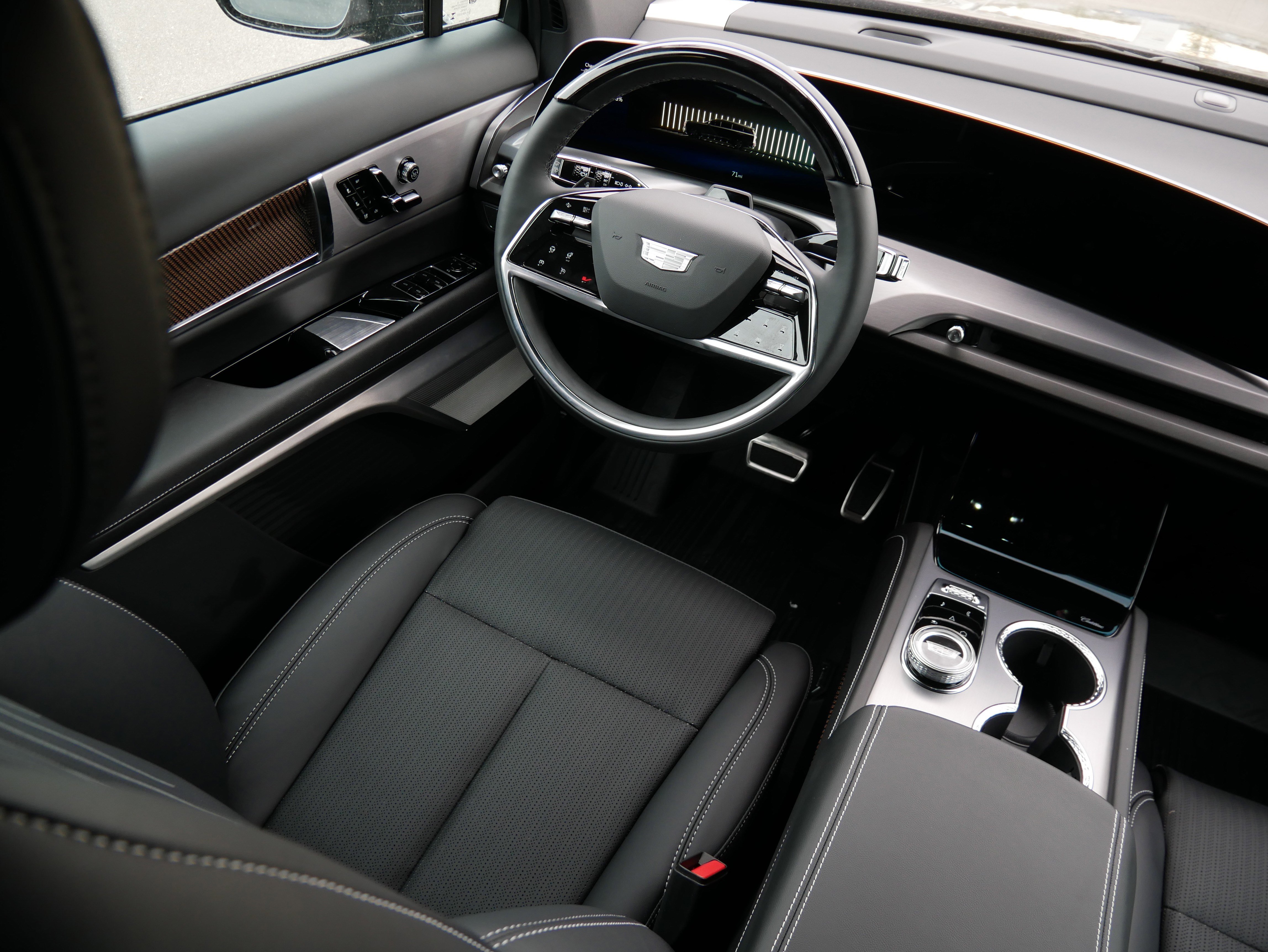 New 2026 Cadillac Vistiq Sport w/ LPO, Floor Liner Package image 7