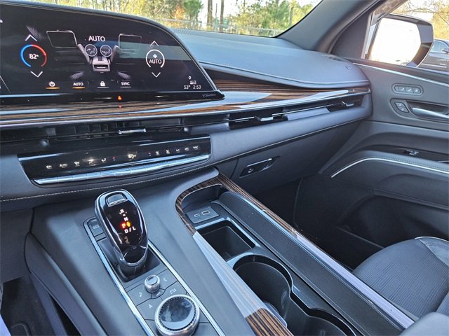 Used 2023 Cadillac Escalade ESV Premium Luxury image 21
