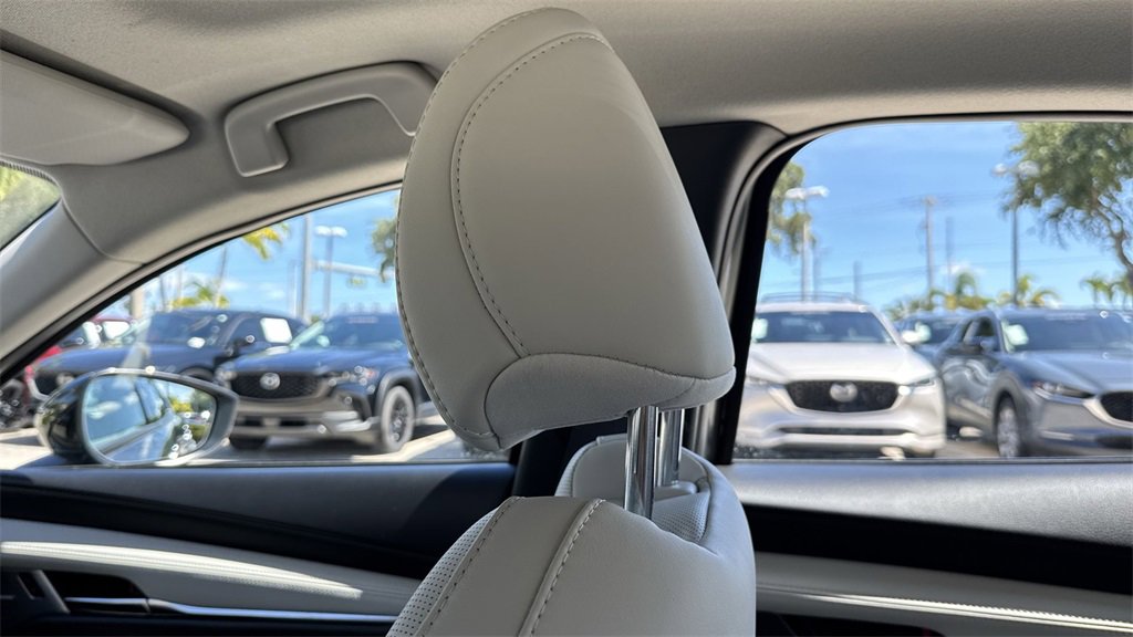 Used 2024 MAZDA MAZDA3 2.5 Turbo Sedan w/Premium Plus image 17