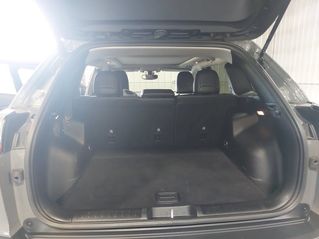 Used 2019 Jeep Cherokee Trailhawk w/ Comfort/Convenience Group AWD/4WD image 12