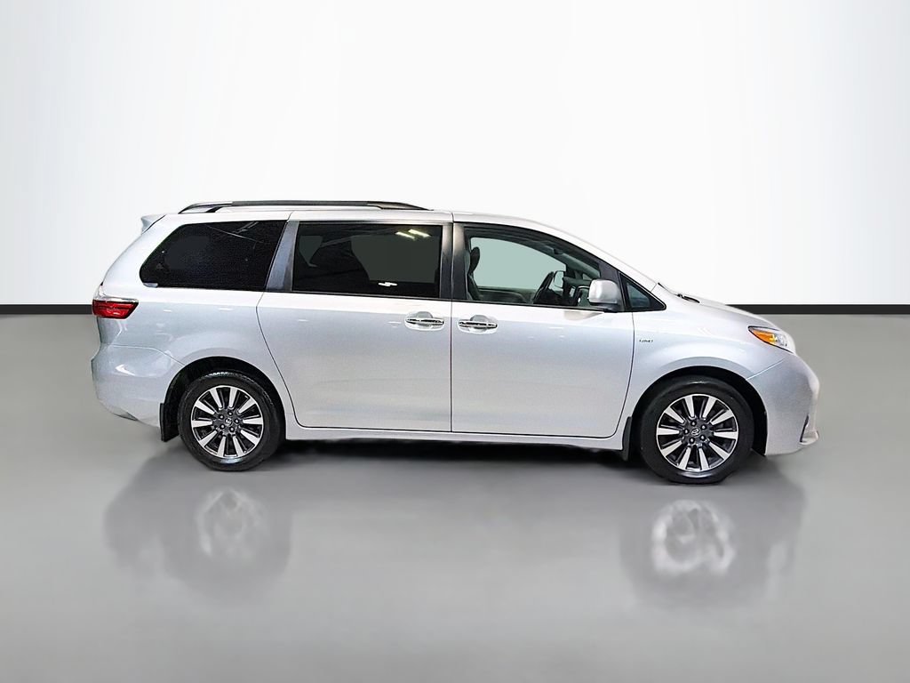 Used 2020 Toyota Sienna XLE w/ XLE Navigation Package AWD/4WD image 10