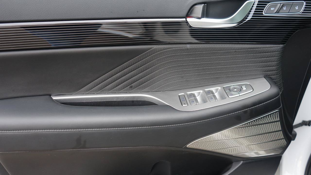 Used 2025 Hyundai Palisade Calligraphy AWD/4WD image 9