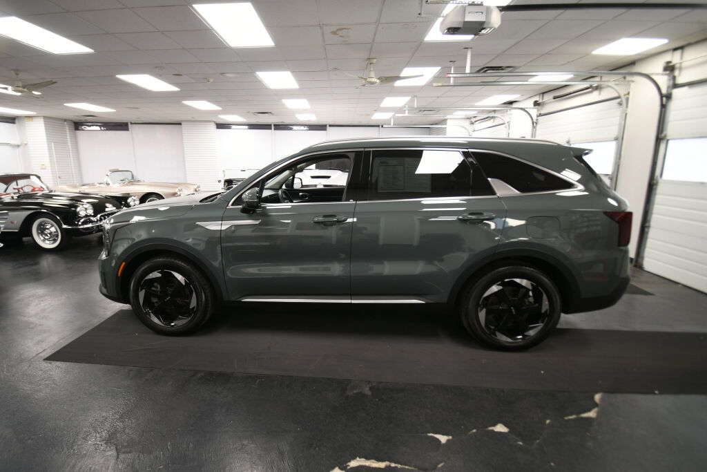 Used 2025 Kia Sorento EX AWD/4WD image 5