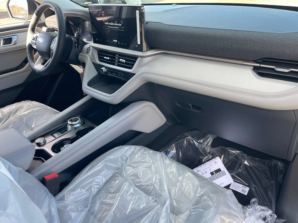 New 2026 Ford Explorer Active w/ Active Comfort Package AWD/4WD image 15