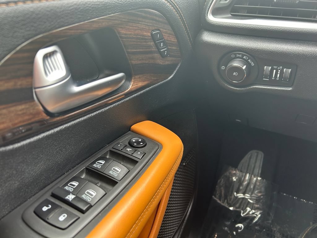 Used 2021 Chrysler Pacifica Pinnacle FWD image 18