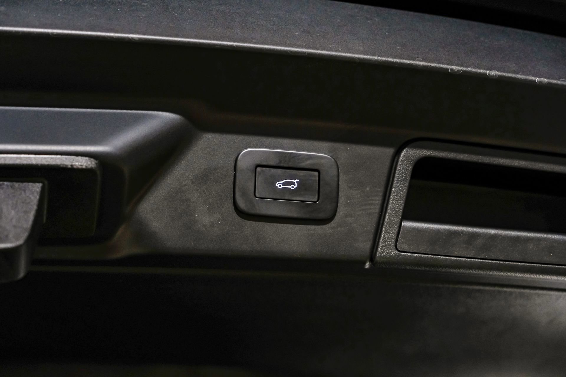 Used 2024 Land Rover Range Rover Velar Dynamic SE image 57