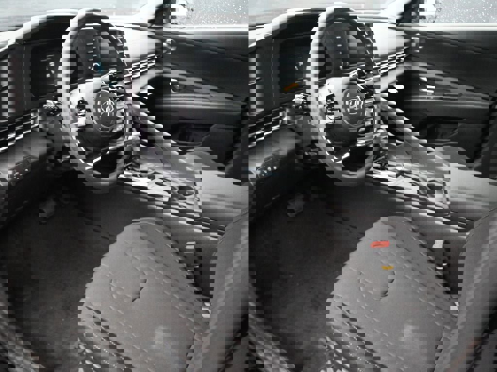 New 2026 Hyundai Elantra SE image 9