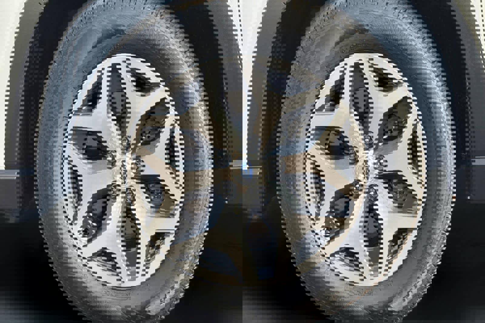 Used 2024 Subaru Forester Premium image 28