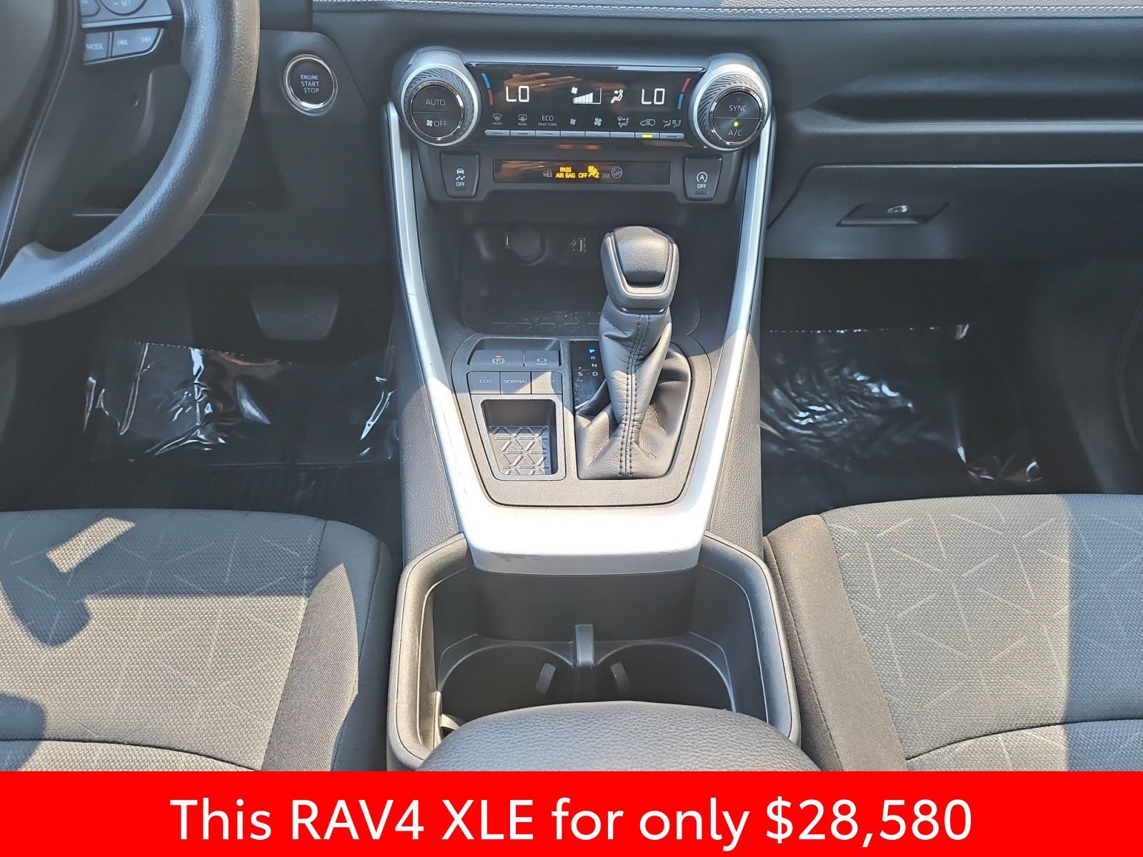 Used 2024 Toyota RAV4 XLE FWD image 31