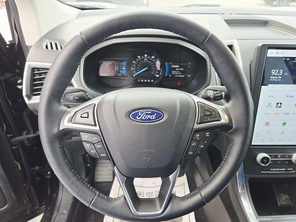 Used 2022 Ford Edge Titanium image 19