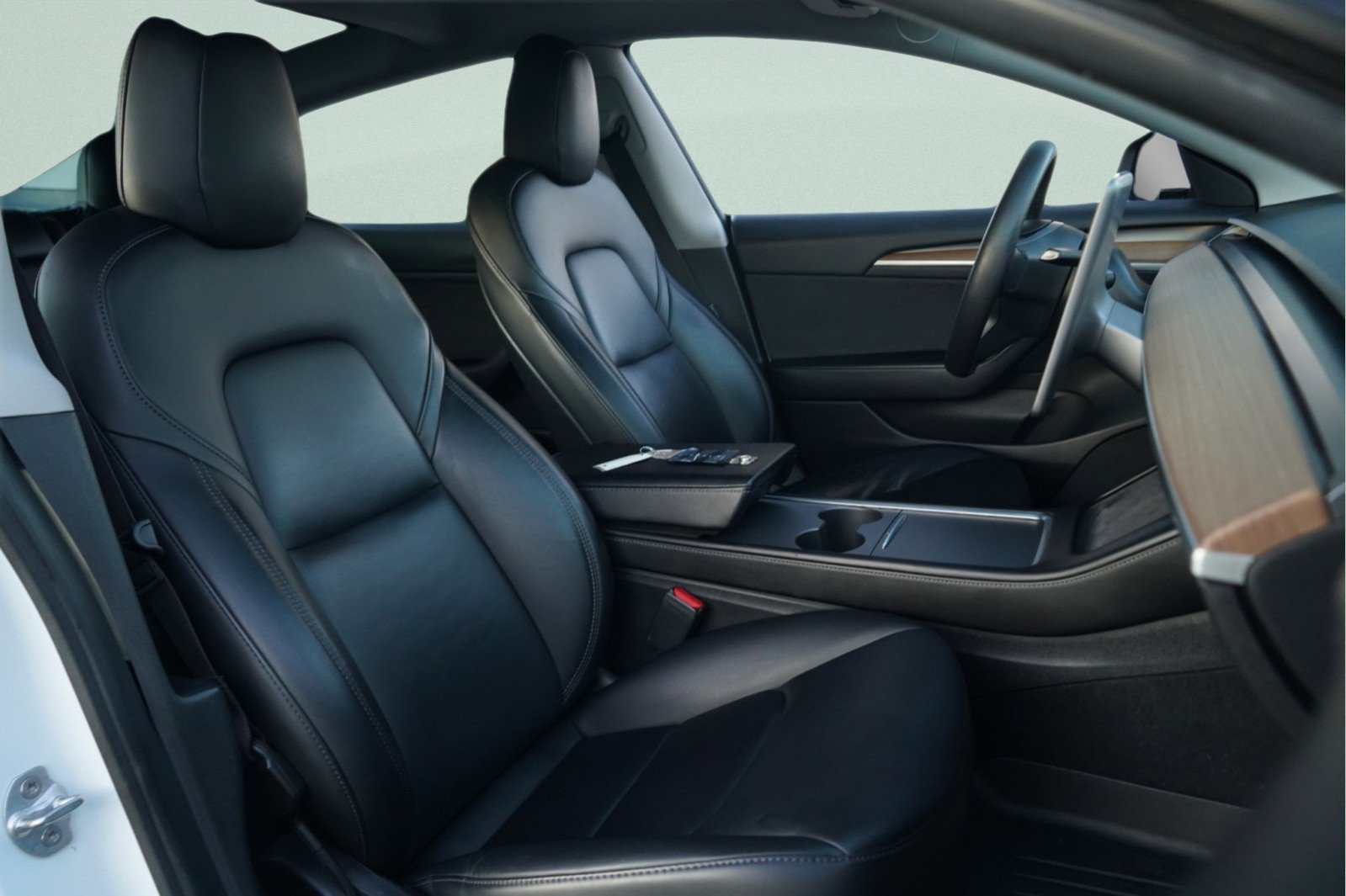 Used 2021 Tesla Model 3 Standard Range Plus image 39