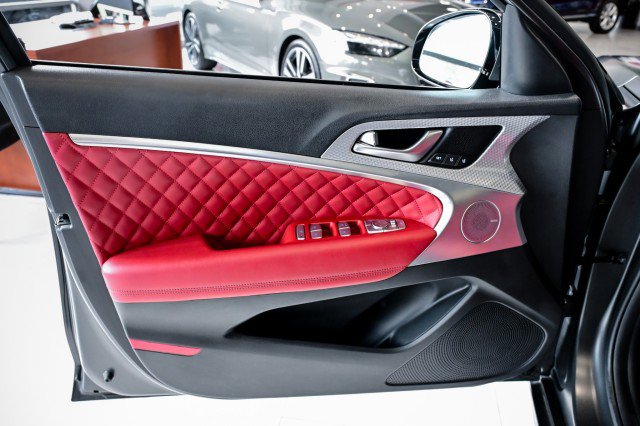 Used 2022 Genesis G70 3.3T Launch Edition image 15