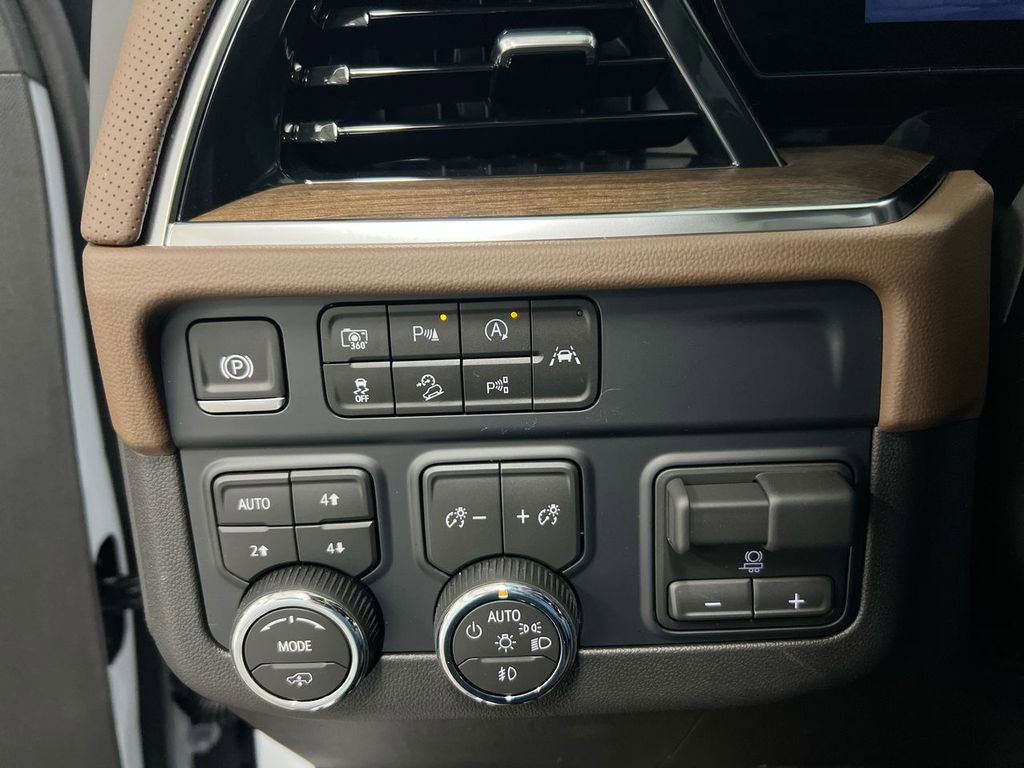 New 2026 Chevrolet Suburban High Country image 19
