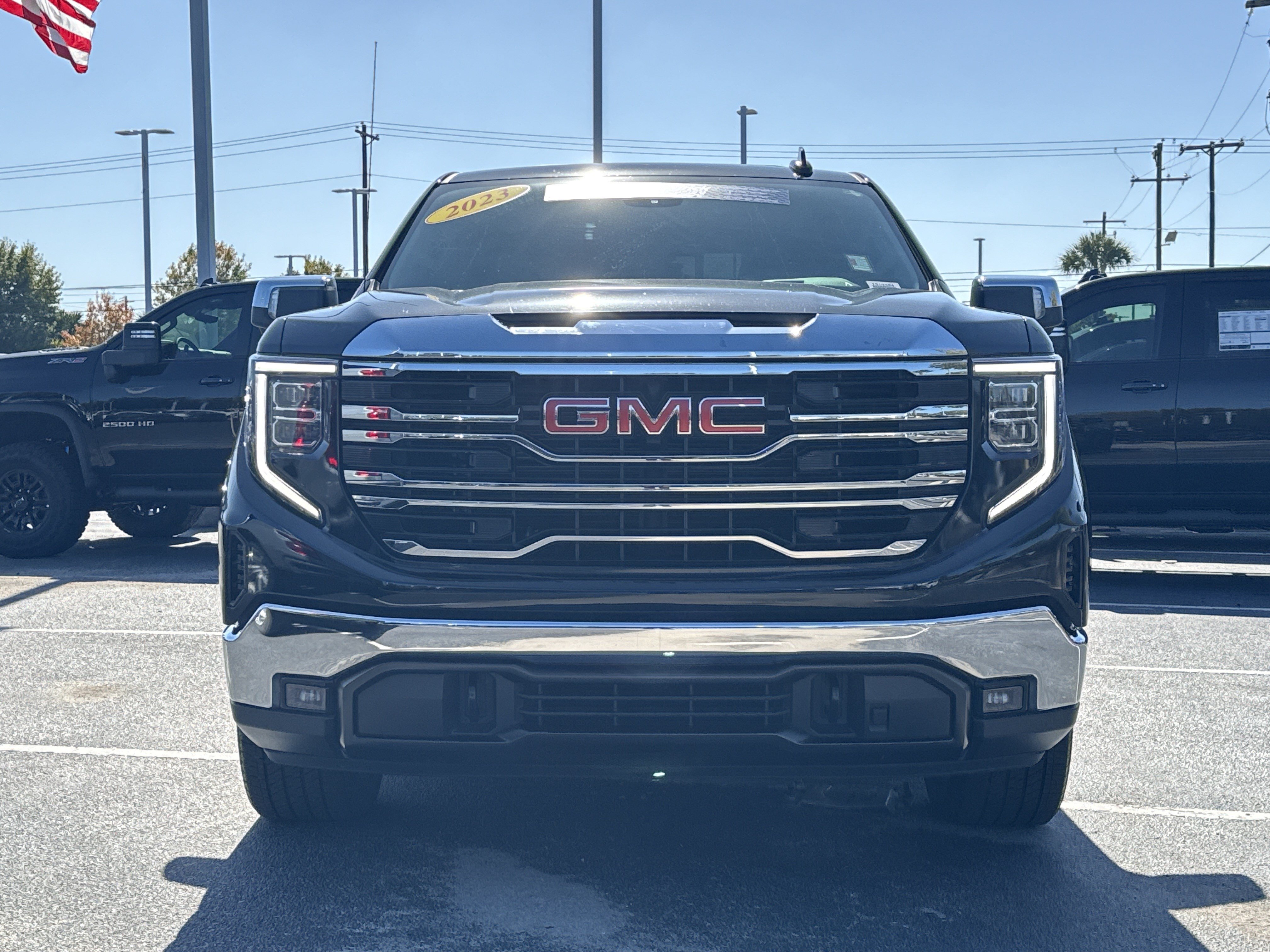 Used 2023 GMC Sierra 1500 SLT w/ SLT Convenience Package AWD/4WD image 3