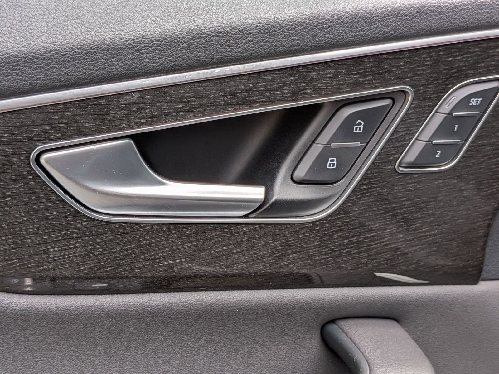 Used 2020 Audi Q8 Premium Plus image 13