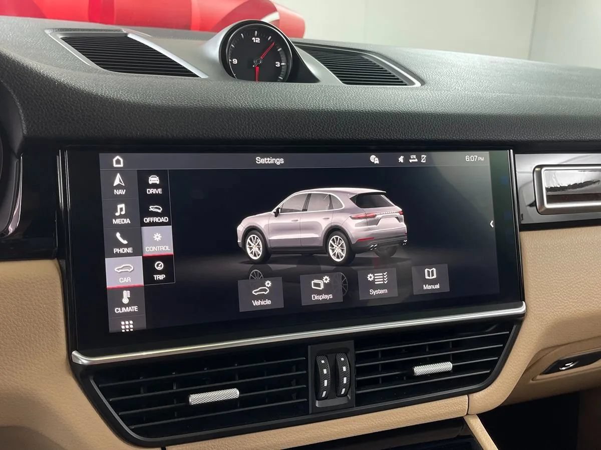 Used 2019 Porsche Cayenne AWD/4WD image 25