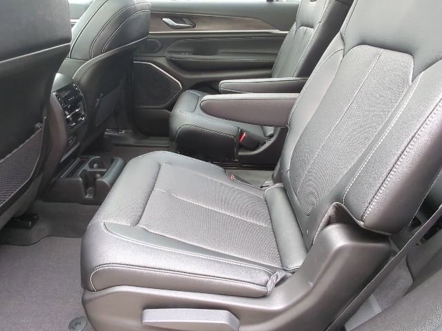New 2026 Jeep Grand Cherokee L Limited AWD/4WD image 26