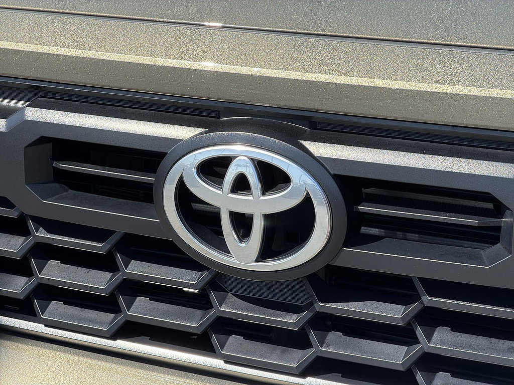 Used 2025 Toyota Tacoma TRD Off-Road AWD/4WD image 29