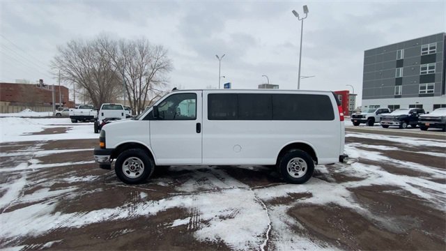 Used 2023 GMC Savana 2500 LS w/ Driver Convenience Package image 5