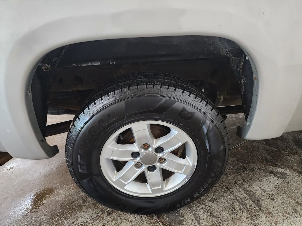 Used 2010 GMC Sierra 1500 SLE w/ Power Pack Plus AWD/4WD image 28