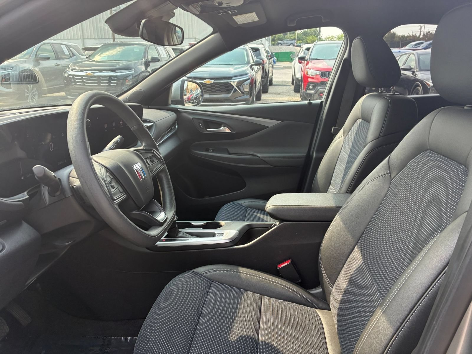 Used 2025 Buick Envista Preferred FWD image 18