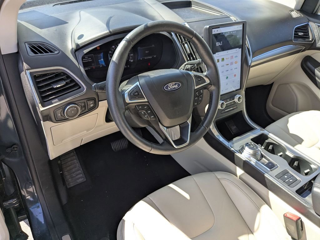 Used 2022 Ford Edge Titanium image 10