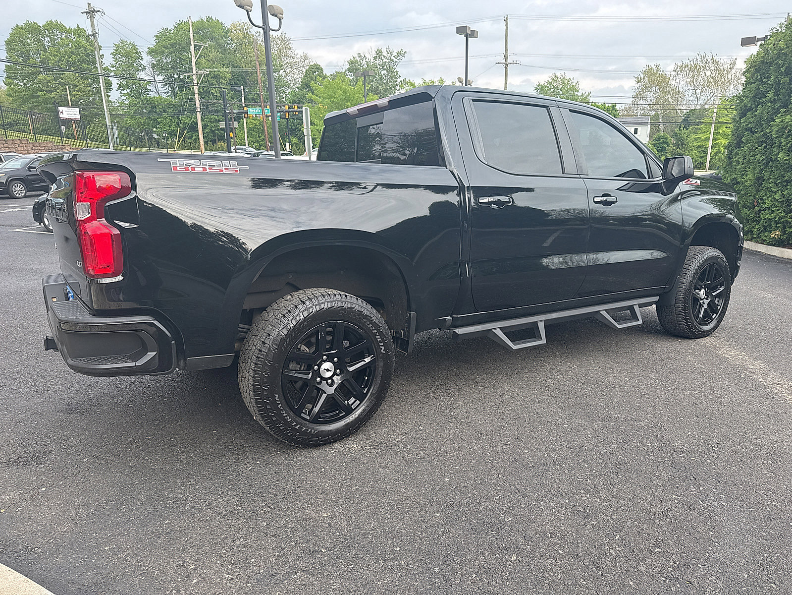 Used 2019 Chevrolet Silverado 1500 LT Trail Boss AWD/4WD image 4
