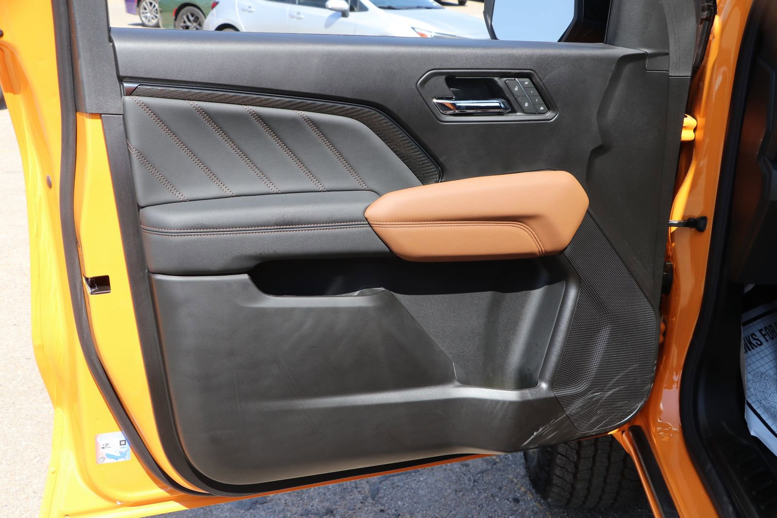 New 2025 GMC Canyon AT4 w/ AT4 Premium Package image 10