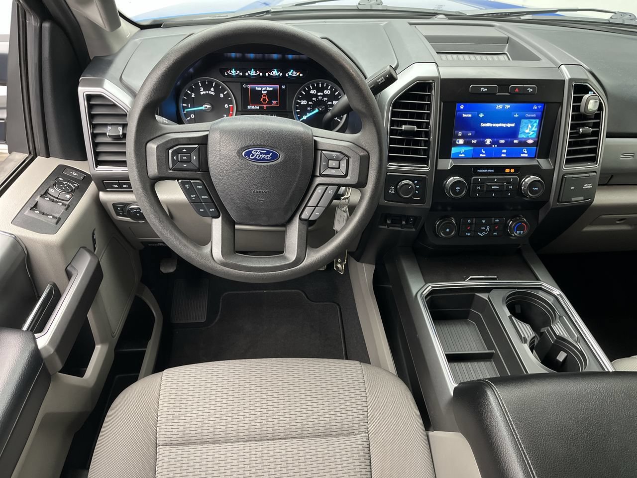 Certified 2021 Ford F250 XLT w/ XLT Premium Package AWD/4WD image 15