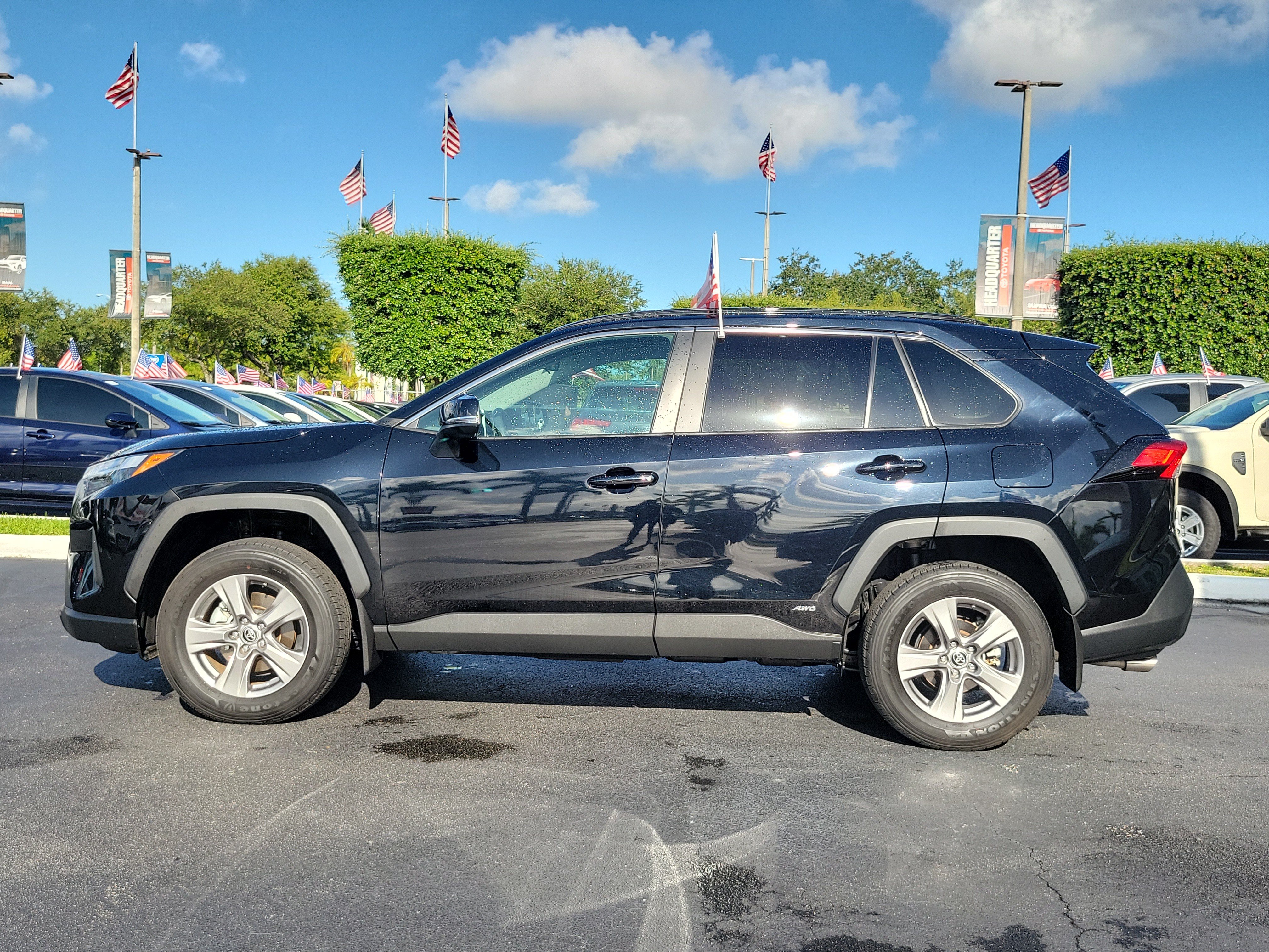 Used 2023 Toyota RAV4 LE AWD/4WD image 7