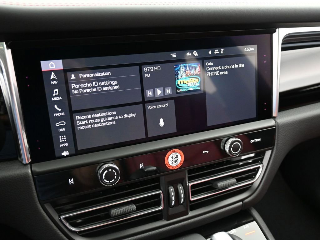 Certified 2025 Porsche Macan AWD/4WD image 21