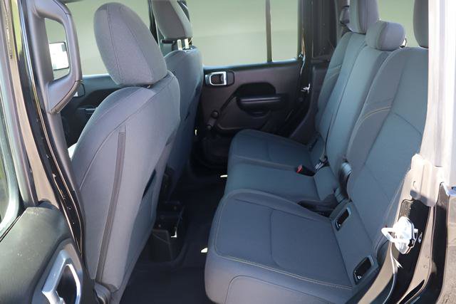 Used 2024 Jeep Gladiator Sport AWD/4WD image 12