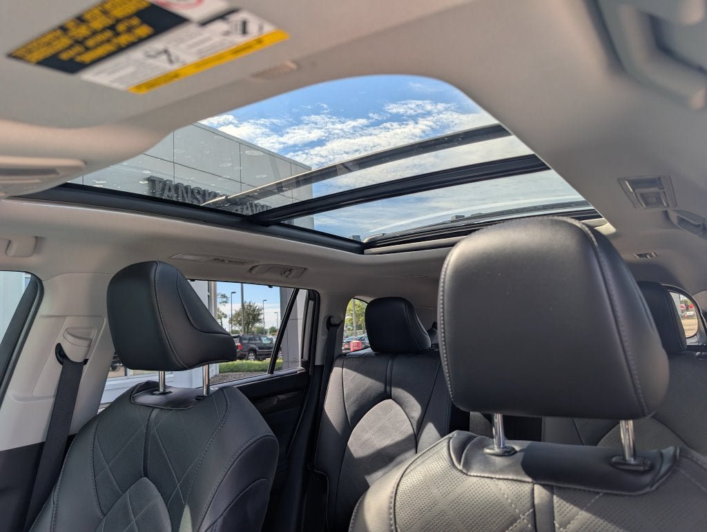Certified 2021 Toyota Highlander Platinum AWD/4WD image 32