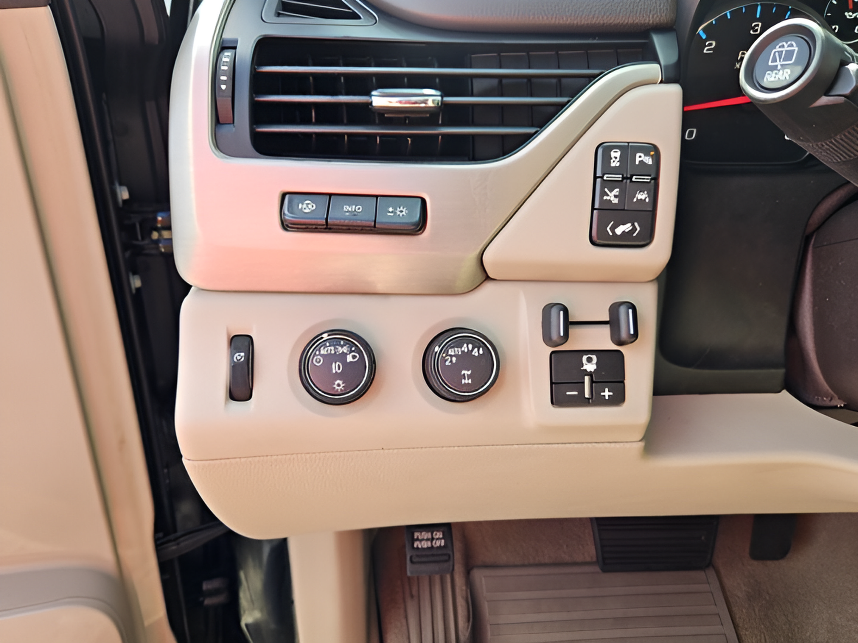 Used 2019 GMC Yukon Denali AWD/4WD image 15