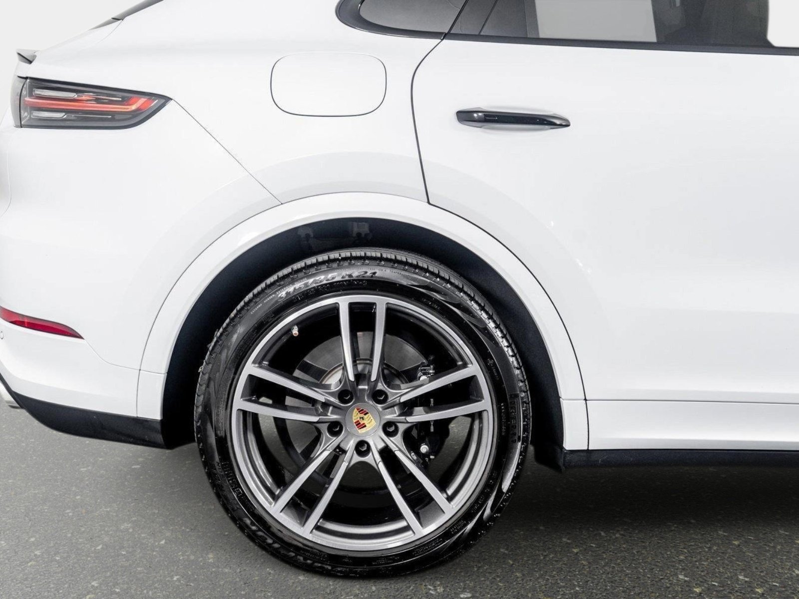 Used 2023 Porsche Cayenne Turbo w/ Premium Package Plus (PI3) AWD/4WD image 9