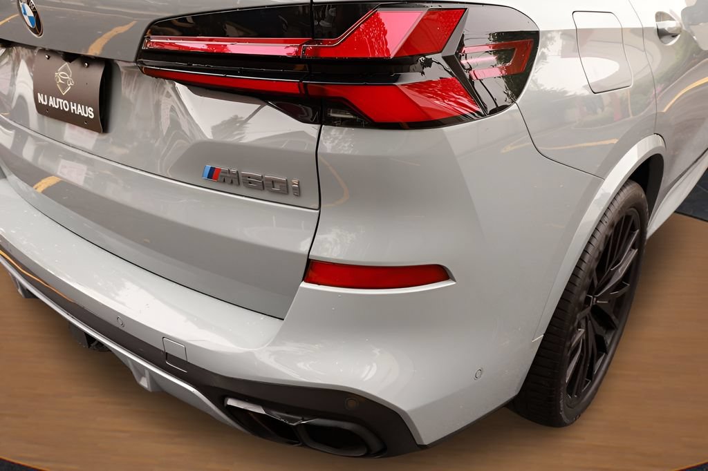 Used 2024 BMW X5 M60i AWD/4WD image 10